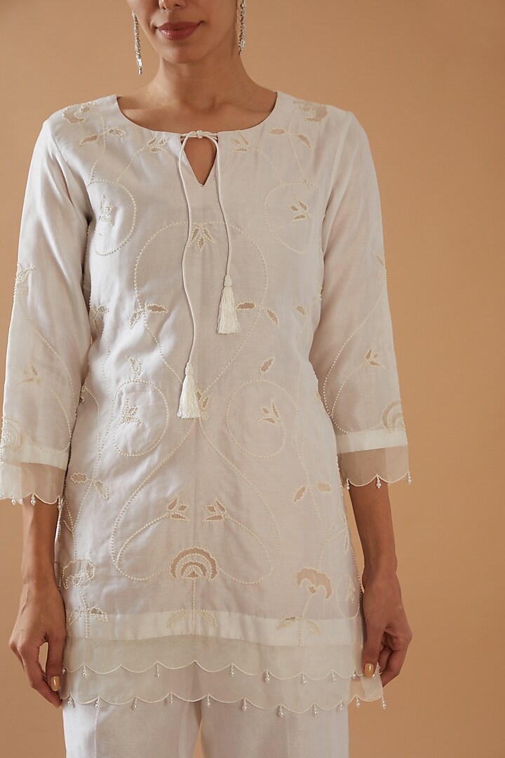 White Chanderi Silk Embroidered Kurta Set by ANGSA BY NIDHIR & SHELLY at Pernia's Pop Up Shop