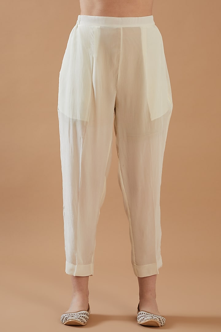 Ivory Chanderi Silk Embroidered Kurta Set by ANGSA BY NIDHIR & SHELLY at Pernia's Pop Up Shop