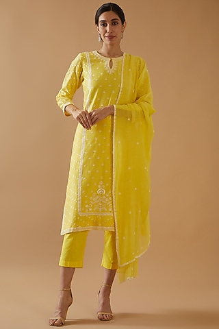 Yellow Chanderi Silk Embroidered Kurta Set by ANGSA BY NIDHIR & SHELLY
