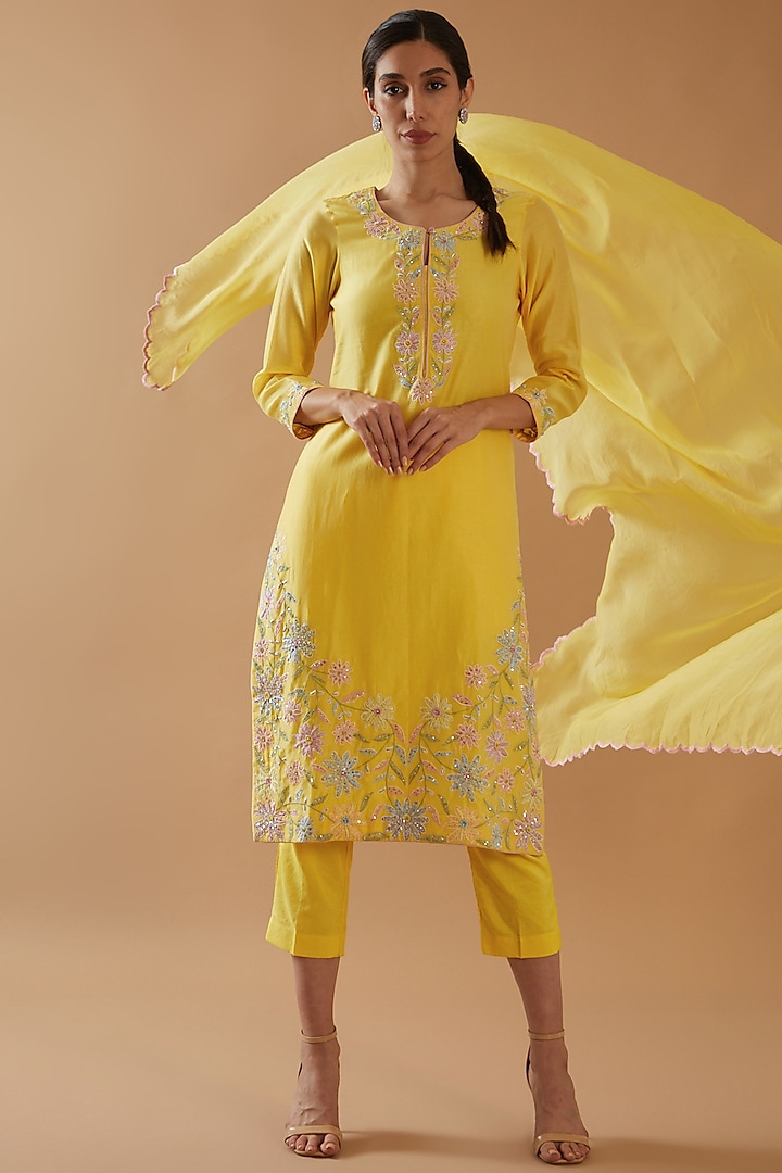 Yellow Chanderi Silk Embroidered Kurta Set by ANGSA BY NIDHIR & SHELLY
