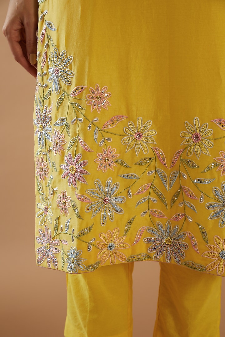 Yellow Chanderi Silk Embroidered Kurta Set by ANGSA BY NIDHIR & SHELLY at Pernia's Pop Up Shop
