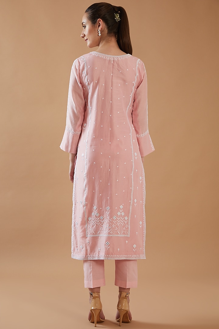Rose Pink Chanderi Silk Embroidered Kurta Set by ANGSA BY NIDHIR & SHELLY at Pernia's Pop Up Shop