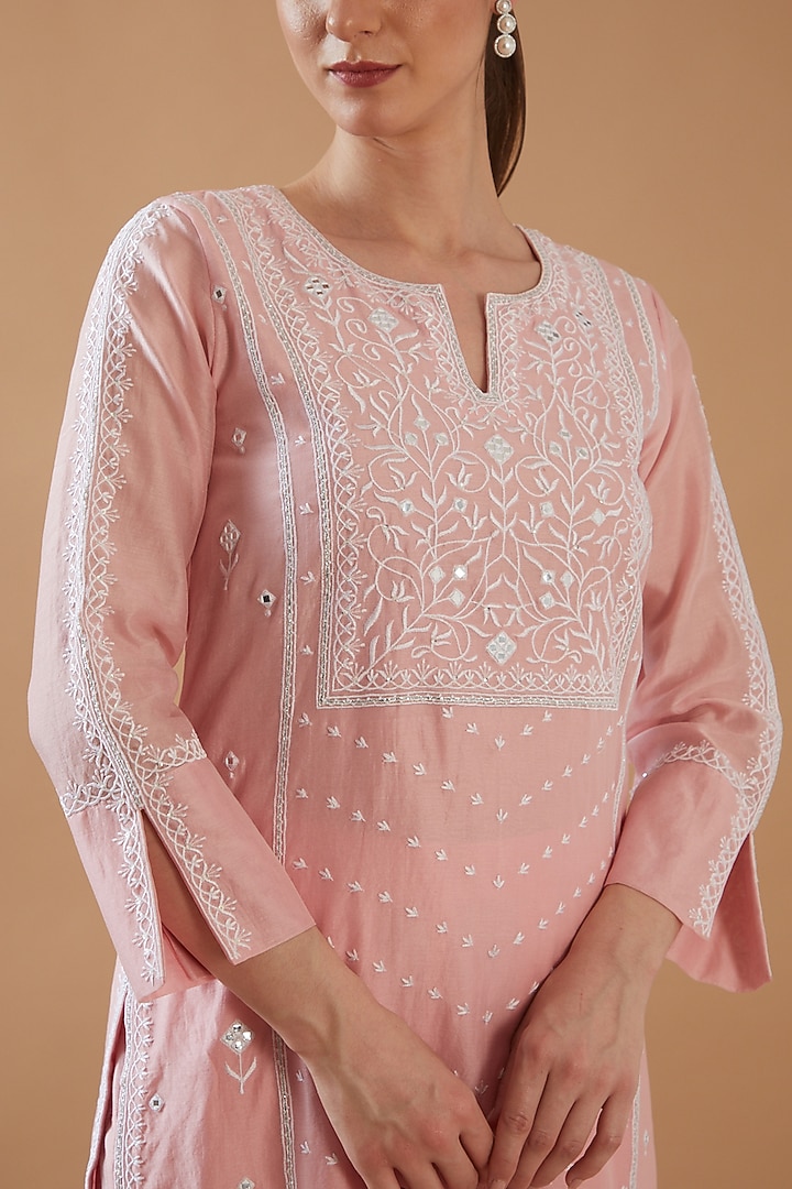 Rose Pink Chanderi Silk Embroidered Kurta Set by ANGSA BY NIDHIR & SHELLY at Pernia's Pop Up Shop