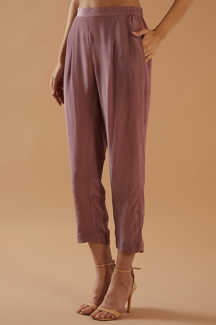 Mauve Chanderi Silk Embroidered Kurta Set by ANGSA BY NIDHIR & SHELLY at Pernia's Pop Up Shop