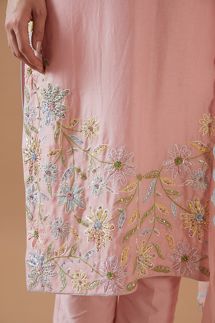 Rose Pink Chanderi Silk Embroidered Kurta Set by ANGSA BY NIDHIR & SHELLY at Pernia's Pop Up Shop