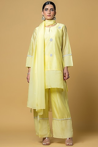 Lemon Organza 3D Floral Short Kurta Set by ANGSA BY NIDHIR & SHELLY