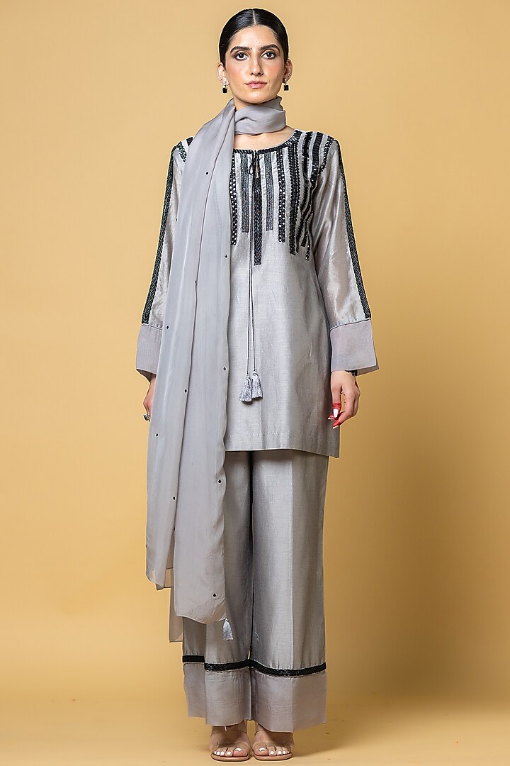Silver Grey Chanderi Silk Zardosi Embroidered Stripe Short Kurta Set by ANGSA BY NIDHIR & SHELLY