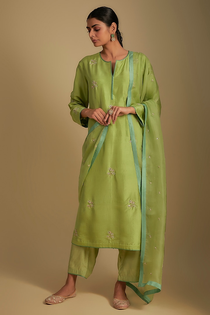 Green Dupion Silk Floral Zardosi Boota Embroidered Kurta Set by Anushree Reddy at Pernia's Pop Up Shop