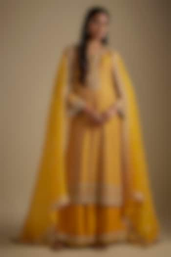 Yellow Dupion Silk Hand Embroidered Kurta Set by Anushree Reddy at Pernia's Pop Up Shop