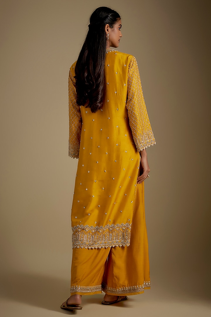 Yellow Dupion Silk Hand Embroidered Kurta Set by Anushree Reddy at Pernia's Pop Up Shop