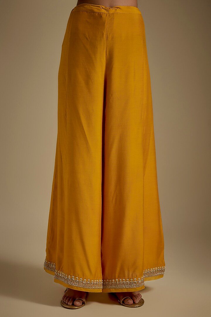 Yellow Dupion Silk Hand Embroidered Kurta Set by Anushree Reddy at Pernia's Pop Up Shop