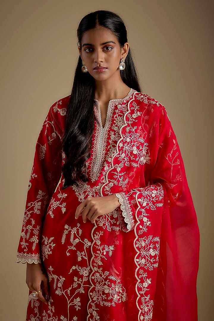 Red Dupion Silk Aari Work Kurta Set by Anushree Reddy at Pernia's Pop Up Shop