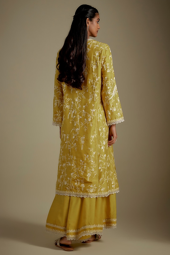 Yellow Dupion Silk Aari Work Kurta Set by Anushree Reddy at Pernia's Pop Up Shop