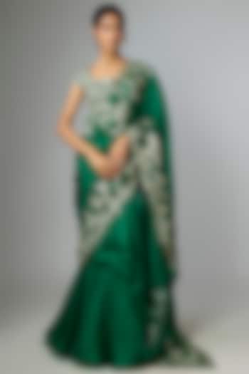 Emerald Green Organza Embroidered Ruffled Reception Saree Set by Anushree Reddy at Pernia's Pop Up Shop