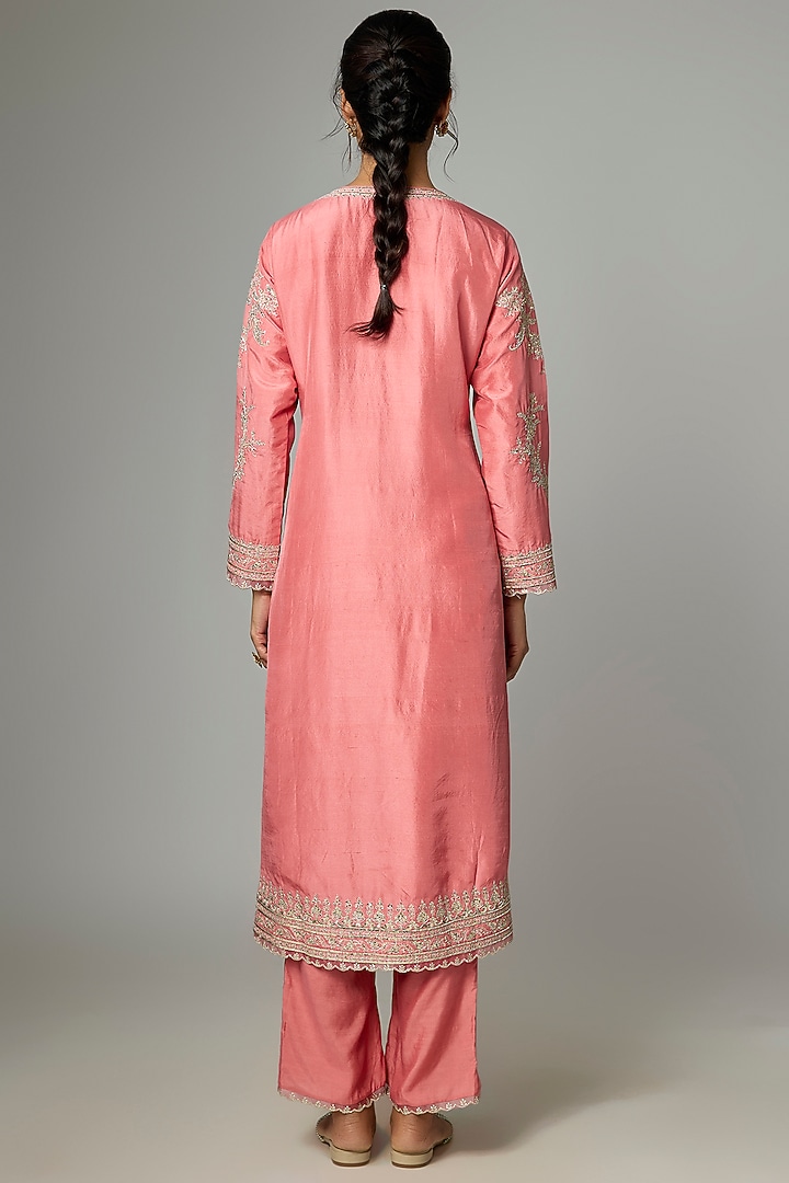 Peach Dupion Silk & Cotton Silk Embroidered Kurta Set by Anushree Reddy at Pernia's Pop Up Shop