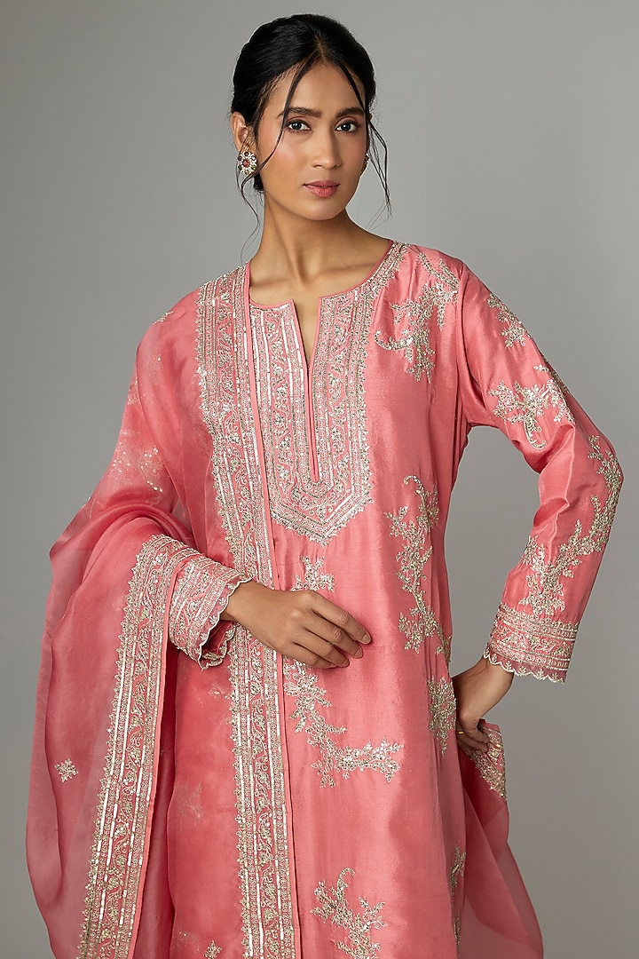 Peach Dupion Silk & Cotton Silk Embroidered Kurta Set by Anushree Reddy at Pernia's Pop Up Shop