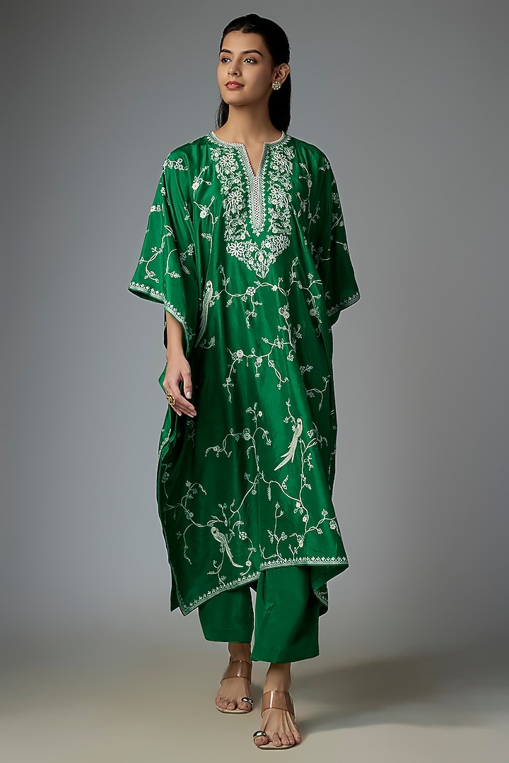 Emerald Green Dupion Silk Aari & Thread Work Kaftan Set by Anushree Reddy at Pernia's Pop Up Shop