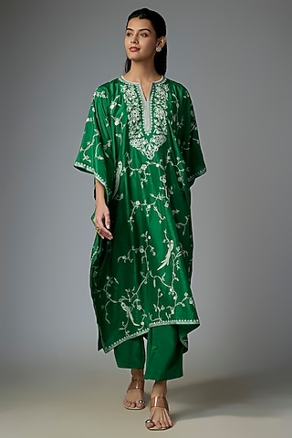 Emerald Green Dupion Silk Aari & Thread Work Kaftan Set by Anushree Reddy