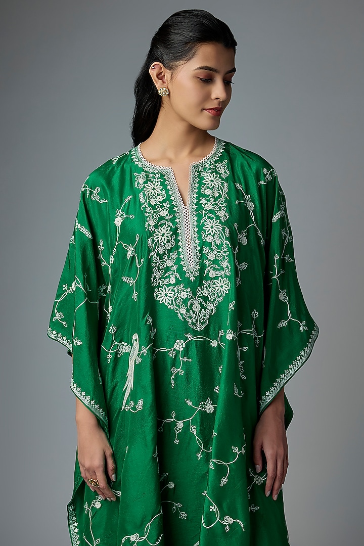 Emerald Green Dupion Silk Aari & Thread Work Kaftan Set by Anushree Reddy at Pernia's Pop Up Shop