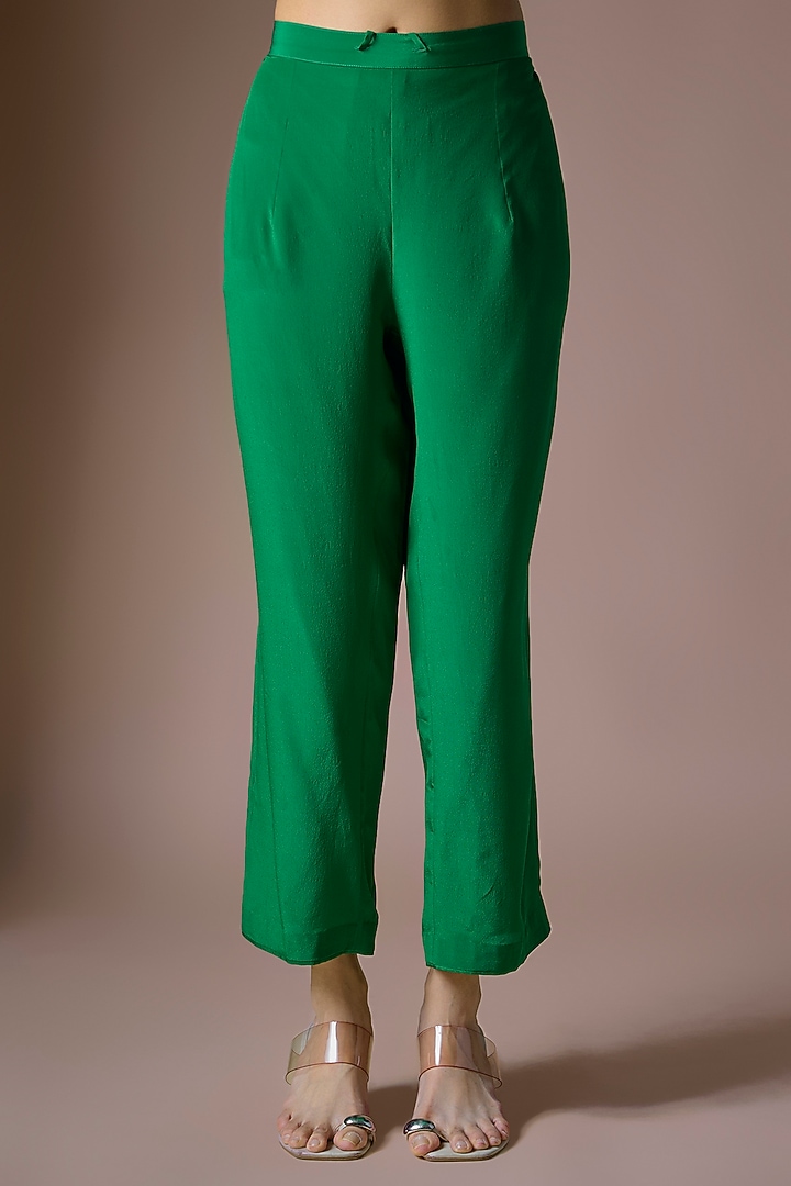 Emerald Green Dupion Silk Hand Embroidered Kaftan Set by Anushree Reddy at Pernia's Pop Up Shop