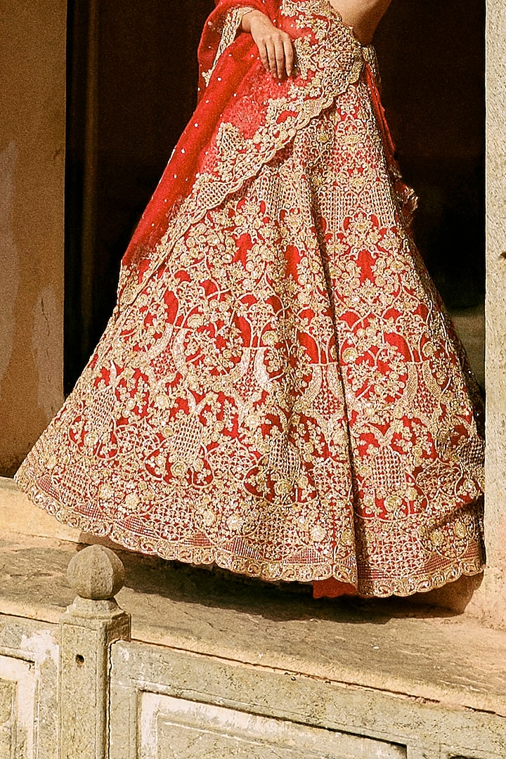 Red Organza Embroidered Bridal Lehenga Set by Anushree Reddy at Pernia's Pop Up Shop