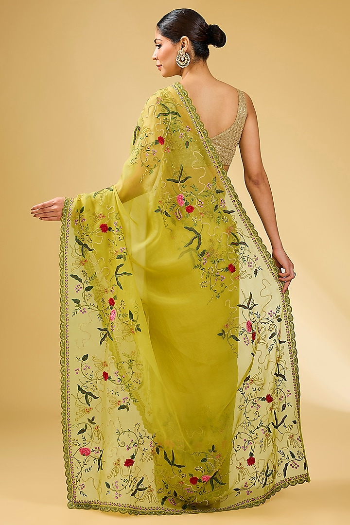 Yellow Organza Hand Embroidered Bridal Saree Set by Anushree Reddy at Pernia's Pop Up Shop