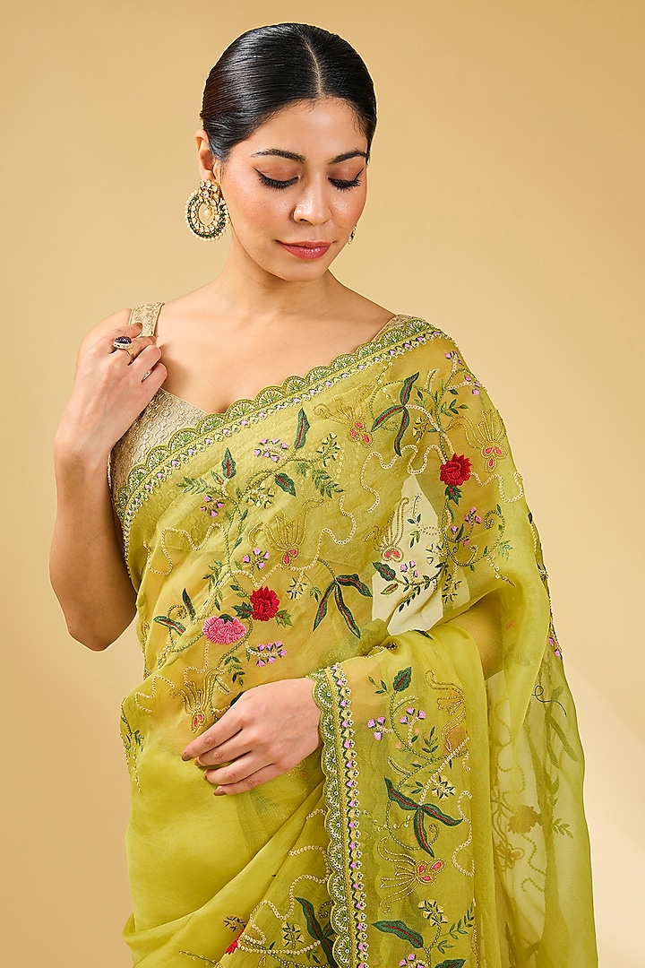 Yellow Organza Hand Embroidered Bridal Saree Set by Anushree Reddy at Pernia's Pop Up Shop