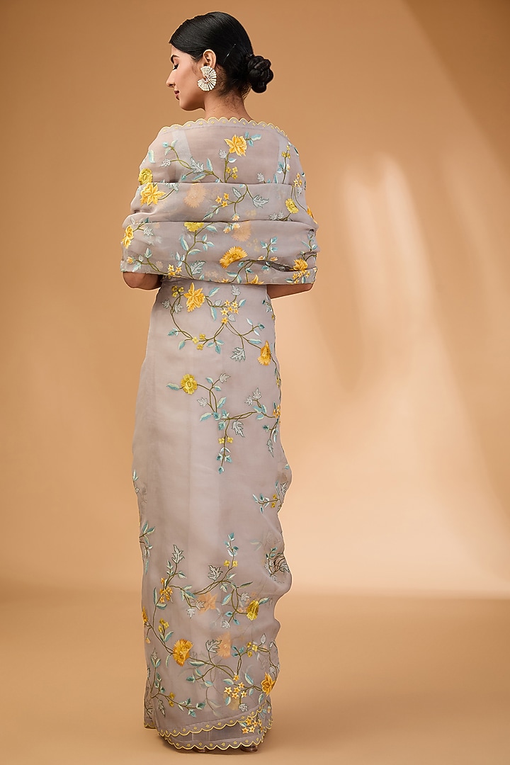 Ivory Organza Thread Hand & Machine Embroidered Reception Saree Set by Anushree Reddy at Pernia's Pop Up Shop