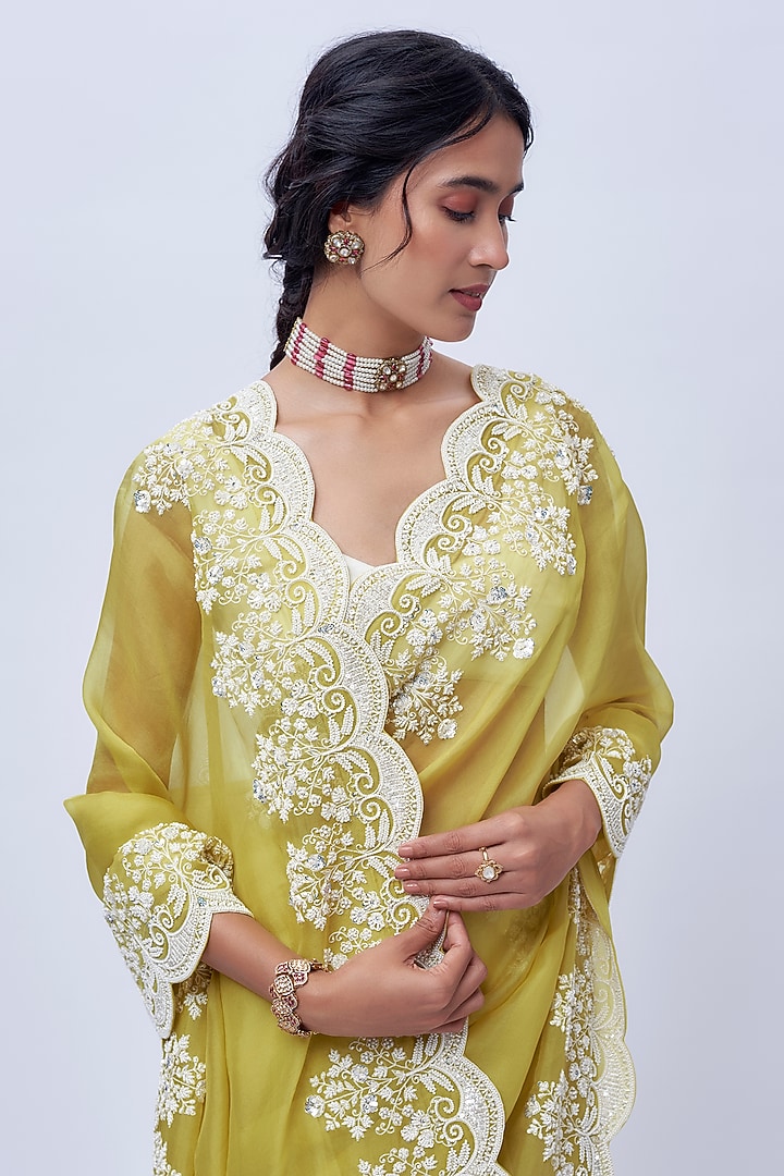 Yellow Organza Hand Embroidered Bridal Saree Set by Anushree Reddy at Pernia's Pop Up Shop