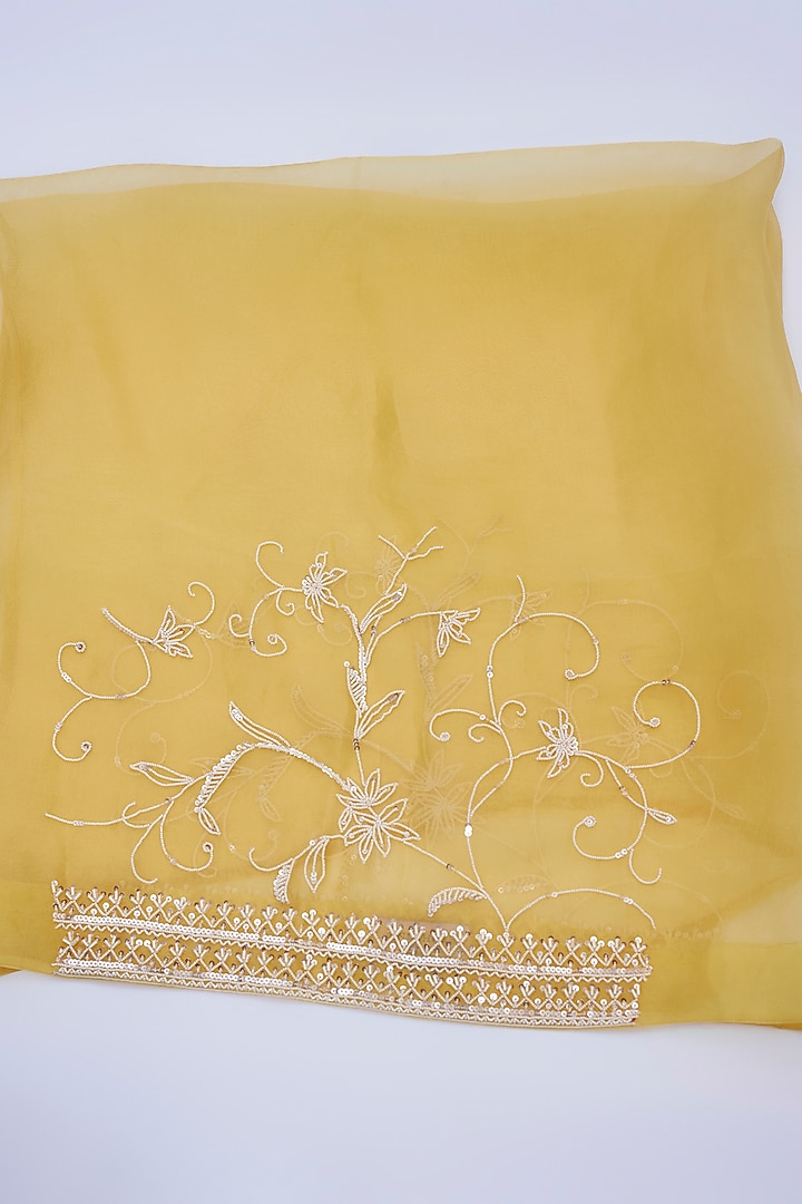 Powder Yellow Organza Hand Embroidered Bridal Saree Set by Anushree Reddy at Pernia's Pop Up Shop