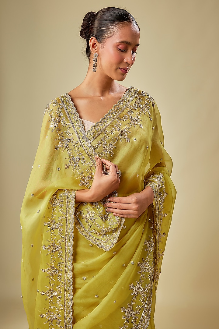 Yellow Organza Hand Embroidered Reception Saree Set by Anushree Reddy at Pernia's Pop Up Shop