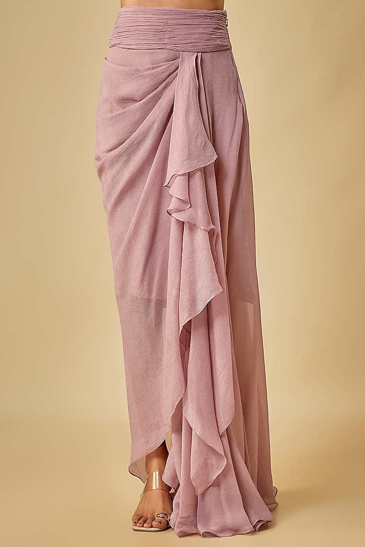 Pink Chiffon Cutdana Hand Embroidered Cape Set by Anushree Reddy at Pernia's Pop Up Shop