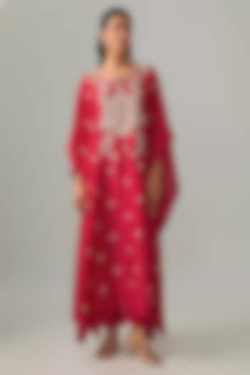 Red Dupion Silk Hand Embroidered Kaftan Set by Anushree Reddy at Pernia's Pop Up Shop