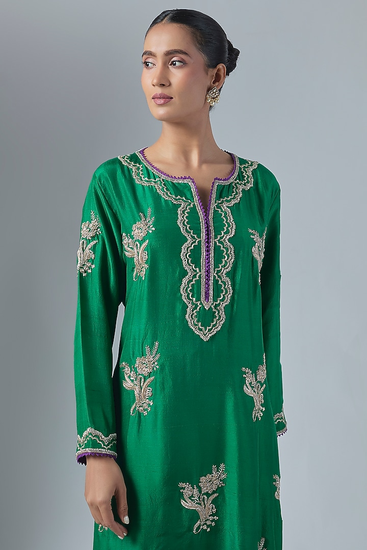 Emerald Green Dupion Silk Hand Embroidered Kurta Set by Anushree Reddy at Pernia's Pop Up Shop