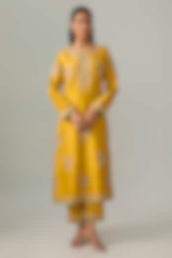 Mustard Dupion Silk Boota Hand Embroidered Kurta Set by Anushree Reddy at Pernia's Pop Up Shop