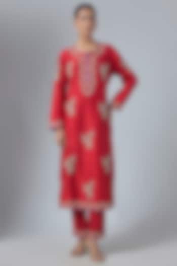 Red Dupion Silk Hand Embroidered Kurta Set by Anushree Reddy at Pernia's Pop Up Shop
