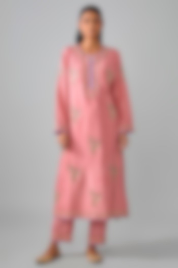 Peach Dupion Silk Boota Hand Embroidered Kurta Set by Anushree Reddy at Pernia's Pop Up Shop