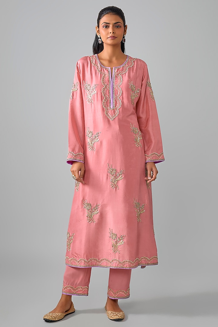 Peach Dupion Silk Boota Hand Embroidered Kurta Set by Anushree Reddy at Pernia's Pop Up Shop