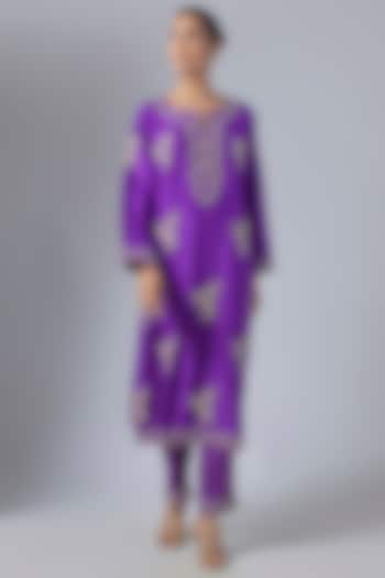 Purple Dupion Silk Hand Embroidered Kurta Set by Anushree Reddy at Pernia's Pop Up Shop