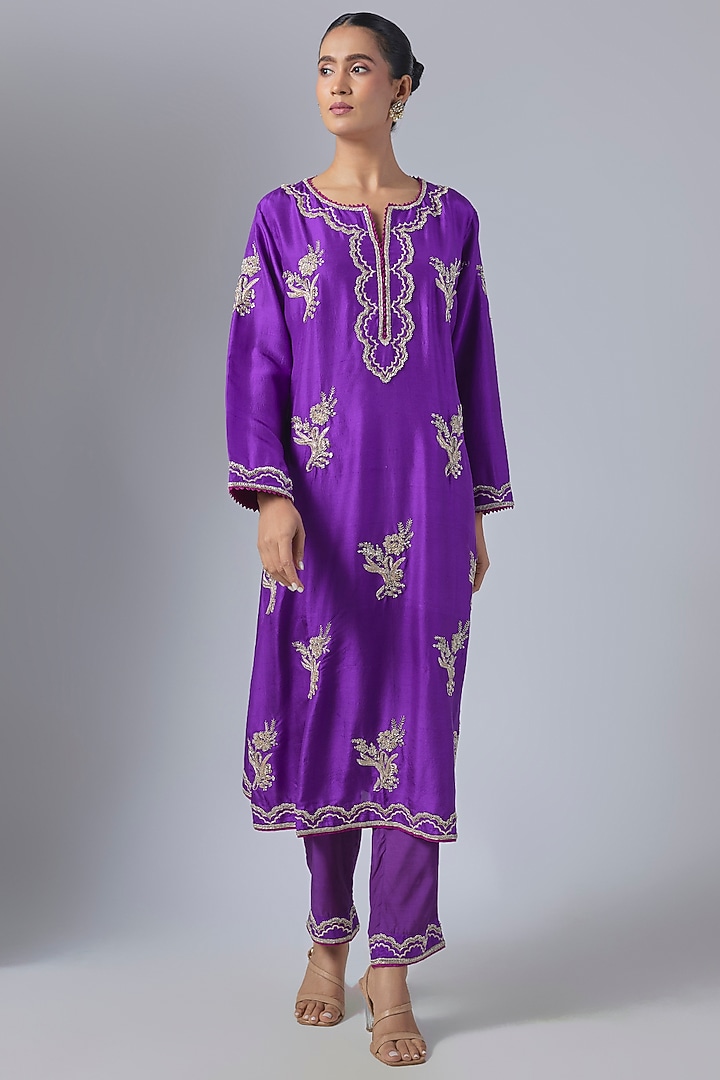 Purple Dupion Silk Hand Embroidered Kurta Set by Anushree Reddy at Pernia's Pop Up Shop
