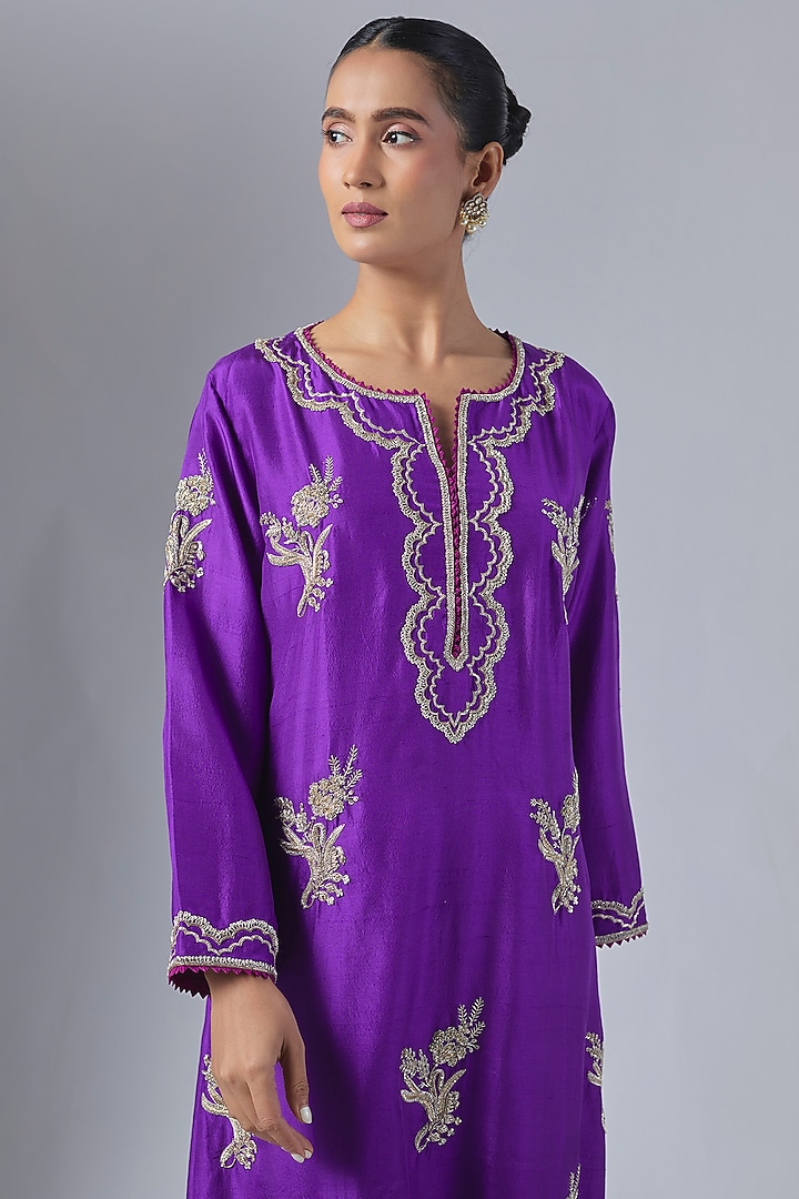 Purple Dupion Silk Hand Embroidered Kurta Set by Anushree Reddy at Pernia's Pop Up Shop