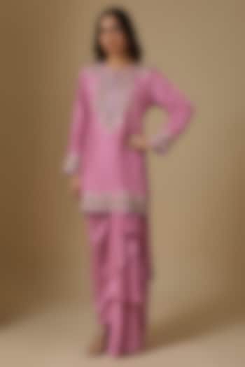 Pink Dupion Silk Hand Embroidered Kurta Set by Anushree Reddy at Pernia's Pop Up Shop