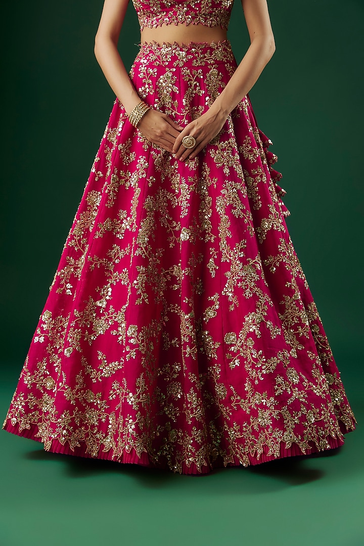 Red Organza Embroidered Bridal Lehenga Set by Anushree Reddy at Pernia's Pop Up Shop