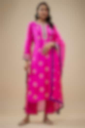 Hot Pink Dupion Silk Zardosi Boota Embroidered Kurta Set by Anushree Reddy at Pernia's Pop Up Shop