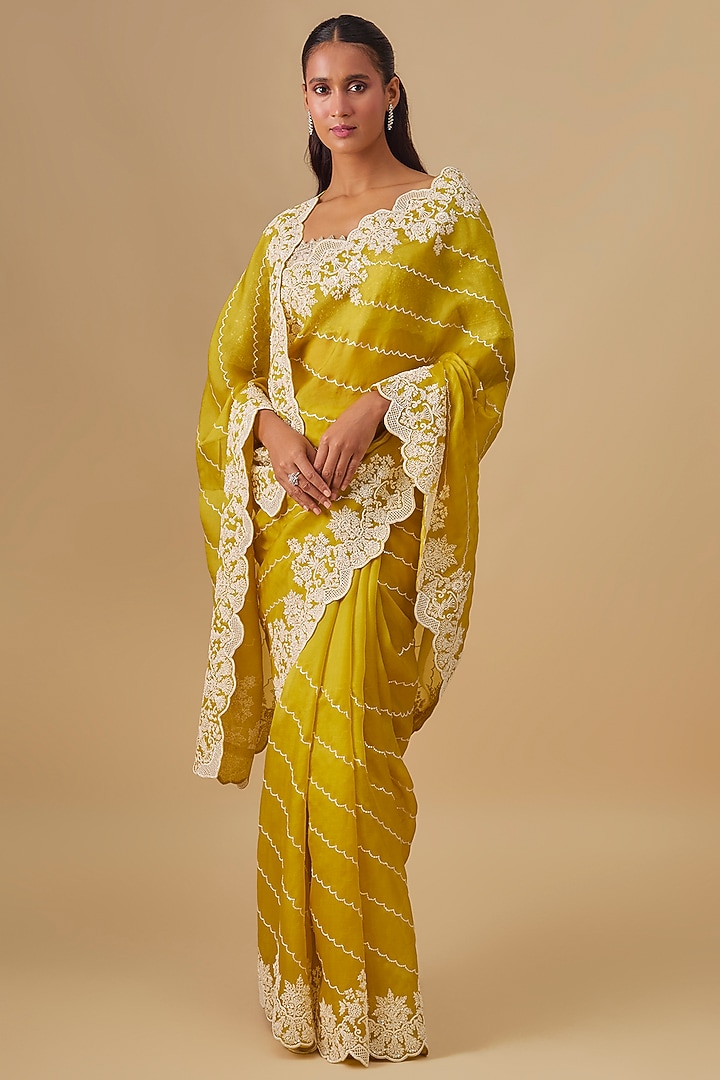 Yellow Organza Hand Embroidered Bridal Saree Set by Anushree Reddy at Pernia's Pop Up Shop