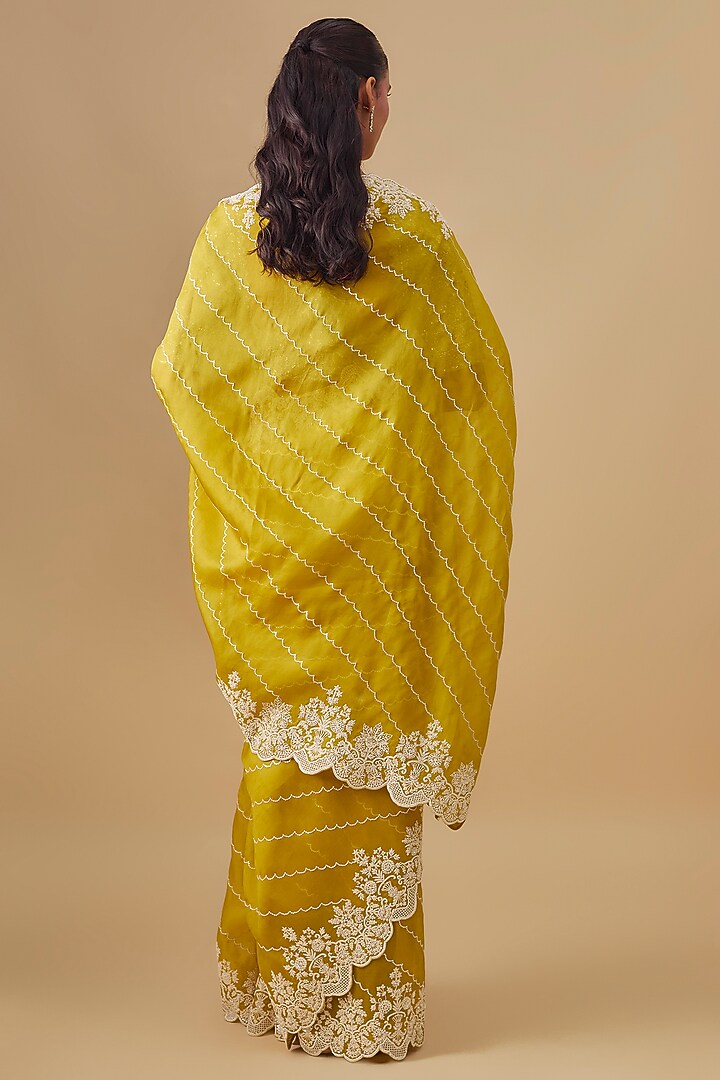 Yellow Organza Hand Embroidered Bridal Saree Set by Anushree Reddy at Pernia's Pop Up Shop