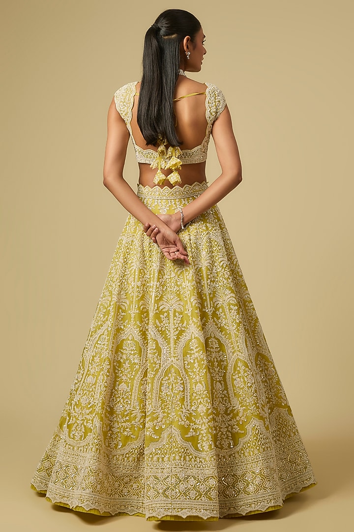 Butter Yellow Organza Hand Embroidered Bridal Lehenga Set by Anushree Reddy at Pernia's Pop Up Shop