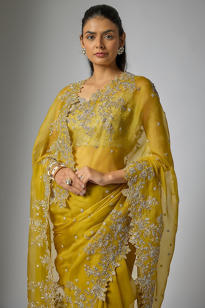 Yellow Organza Hand Embroidered Bridal Saree Set by Anushree Reddy at Pernia's Pop Up Shop