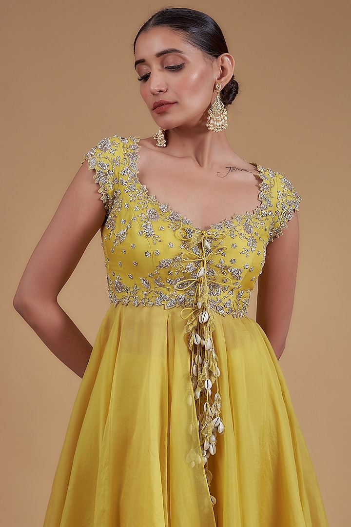 Yellow Organza Corset Anarkali Set Design by Pleats By Kaksha & Dimple at  Pernia's Pop Up Shop 2024