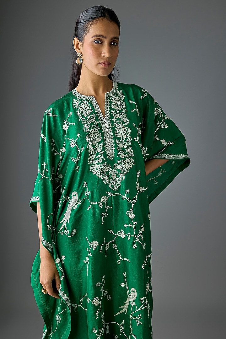 Emerald Green Dupion Silk Machine Embroidered Kaftan Set by Anushree Reddy at Pernia's Pop Up Shop